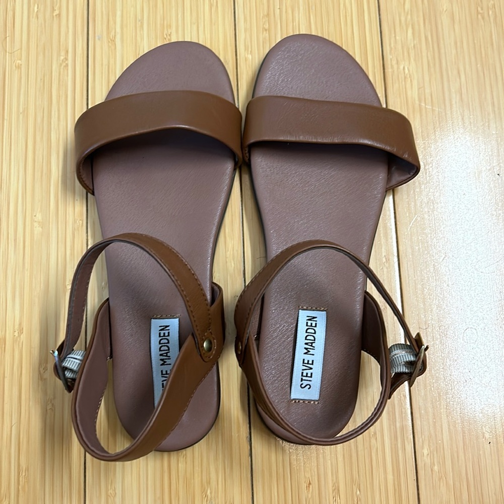 Steve Madden brown sandals size 8, never worn